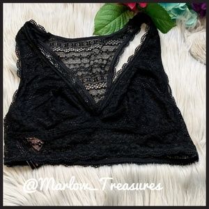 Victoria's Secret Lined Laced Racerback Bralette S